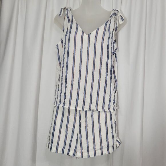 Copper Key Other - Copper key 2 piece shorts And Blouse Set Striped Sz Large NWT
